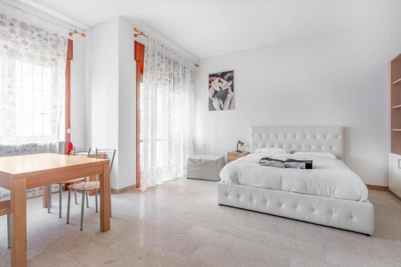 Appartamento Moncler House Navigli Milano Esterno foto